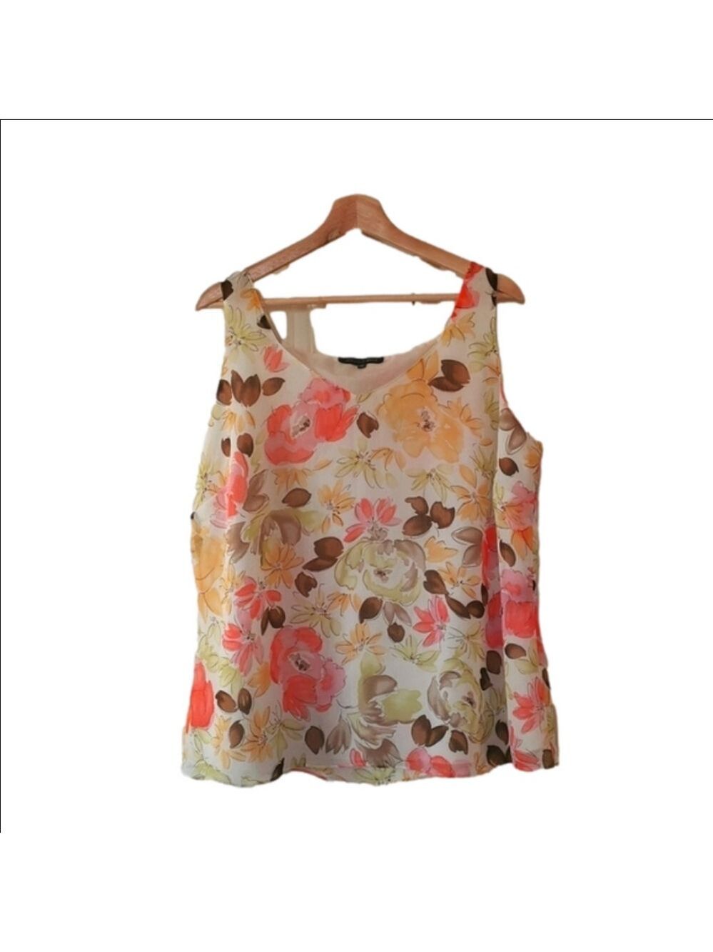 Addition Elle floral sleeveless blouse. EUC. Size 16
